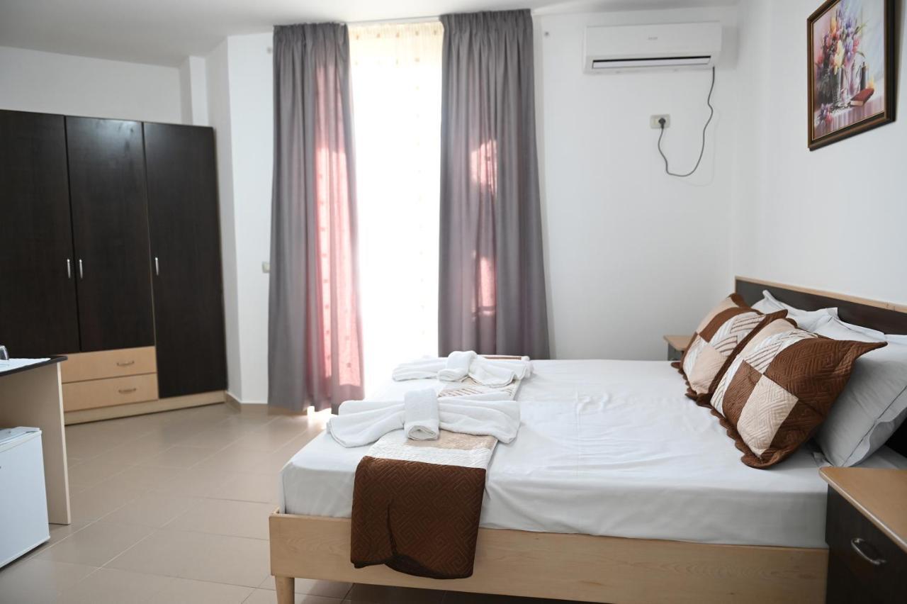 Vila Oxinn Kryemëdhej Kültér fotó